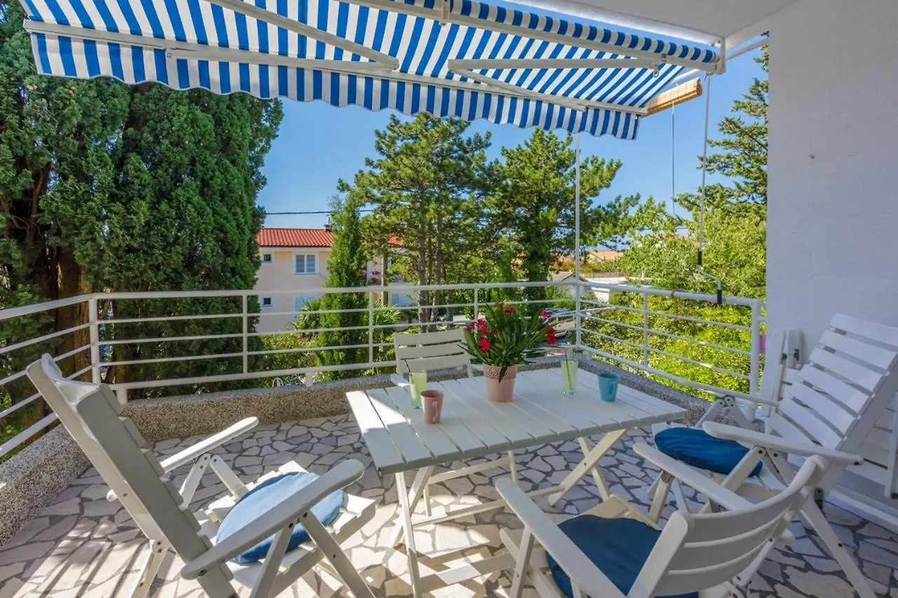 One-Bedroom Apartment In Dramalj X 0*,