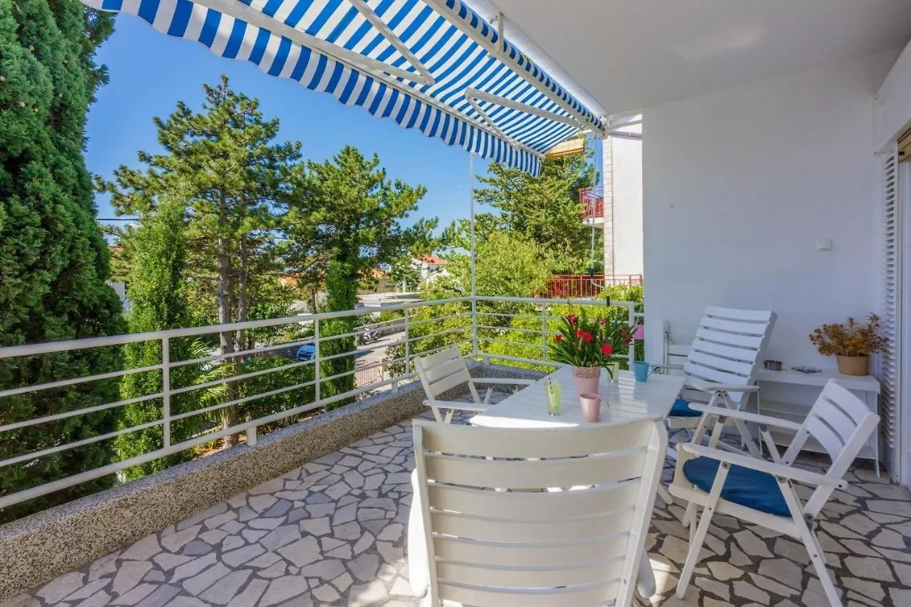 One-Bedroom Apartment In Dramalj X
