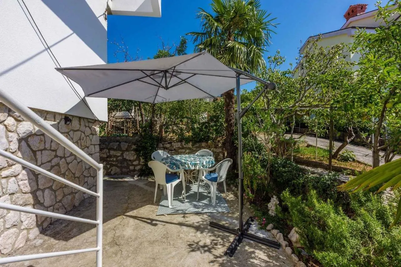 One-Bedroom Apartment In Dramalj X