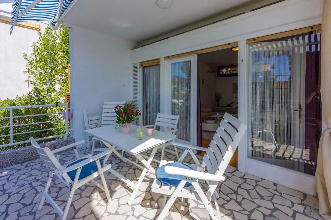 One-Bedroom Apartment In Dramalj X