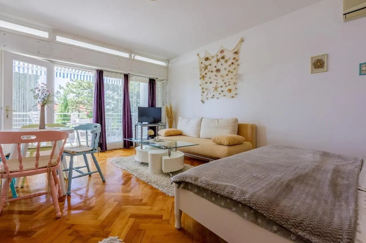 One-Bedroom Apartment In Dramalj X