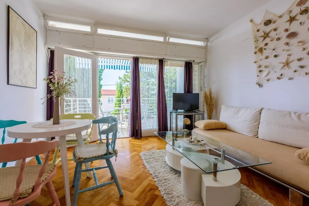 One-Bedroom Apartment In Dramalj X